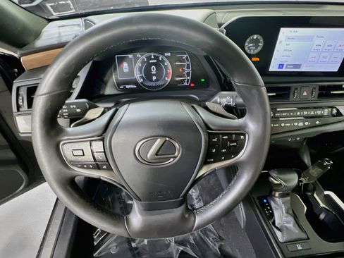 Used 2023 Lexus ES 350 w/ Premium Package FWD image 11