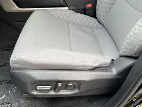 Used 2025 Toyota Tundra SR5 AWD/4WD image 29