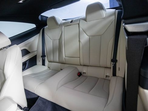 Used 2023 BMW 430i Coupe w/ Premium Package image 11