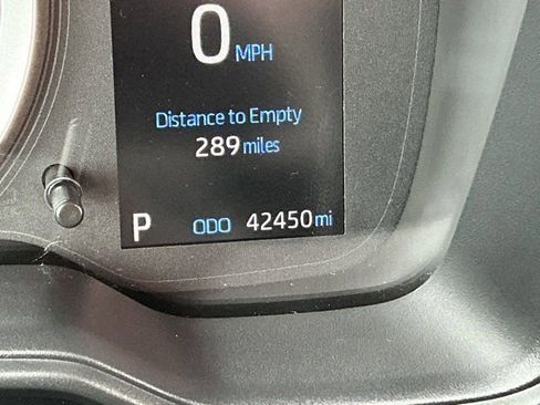 Used 2022 Toyota Corolla Cross LE w/ Moonroof Package image 32