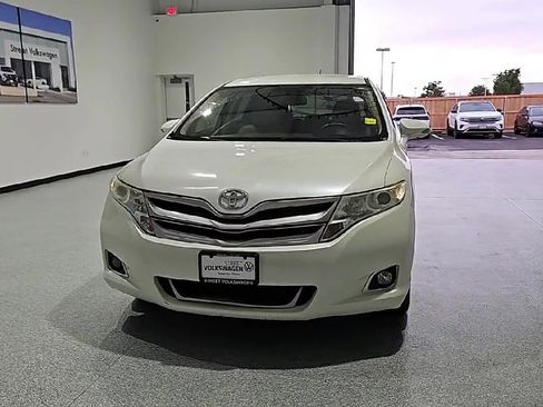 Used 2013 Toyota Venza XLE FWD image 3