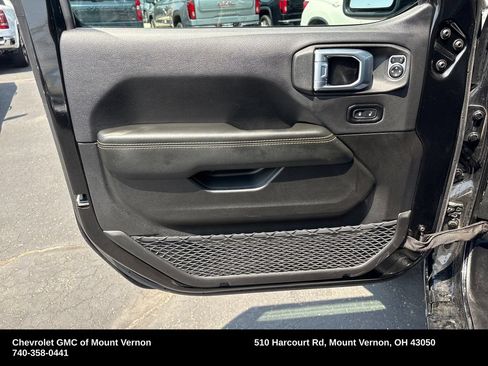 Used 2026 Jeep Wrangler Unlimited Sahara AWD/4WD image 13