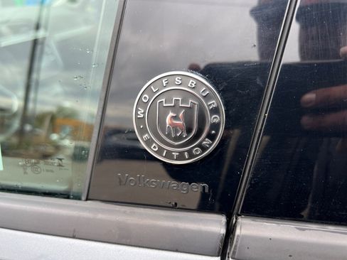 Used 2024 Volkswagen Tiguan Wolfsburg Edition image 38