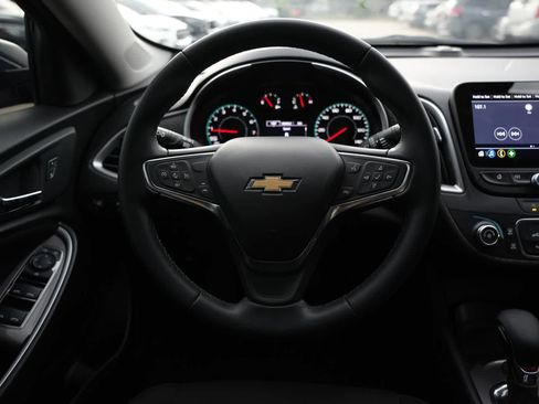 Used 2025 Chevrolet Malibu RS FWD image 9