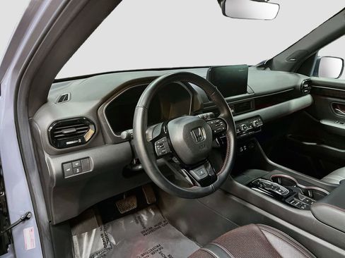 Used 2025 Honda Pilot Black Edition image 9