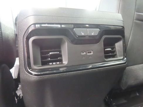 Used 2024 GMC Sierra 2500 AT4 w/ AT4 Premium Plus Package image 14