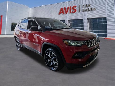 Used 2025 Jeep Compass Limited AWD/4WD image 3