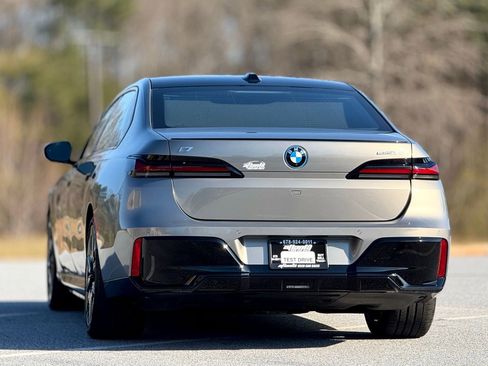 Used 2024 BMW i7 eDrive50 w/ M Sport Package image 4