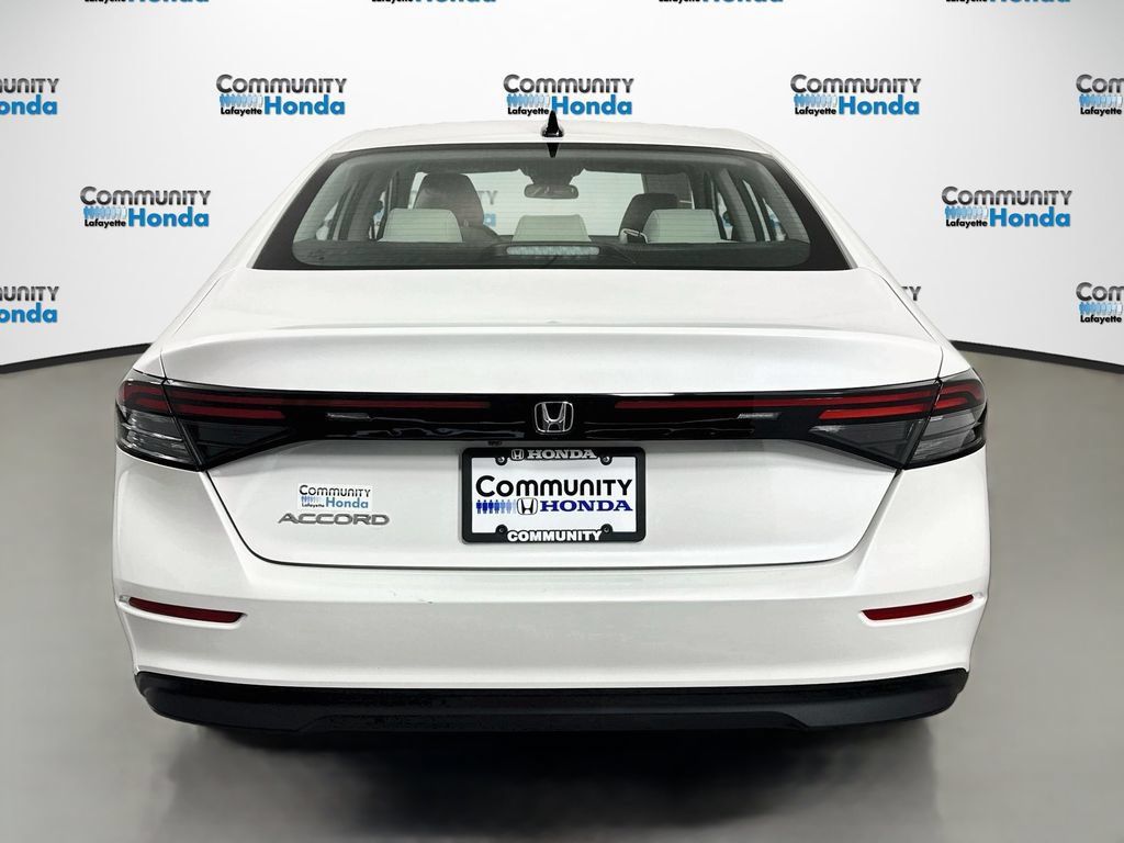 Used 2025 Honda Accord SE image 6