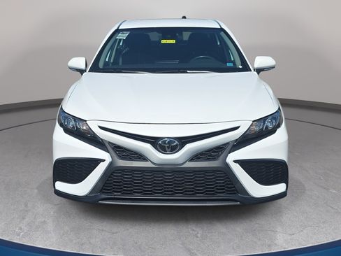 Used 2024 Toyota Camry SE FWD image 2