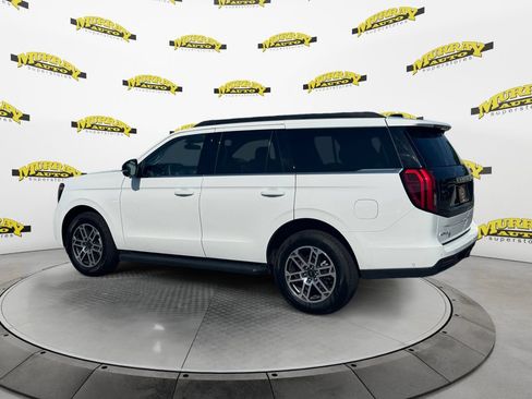 Used 2025 Ford Expedition Active AWD/4WD image 3