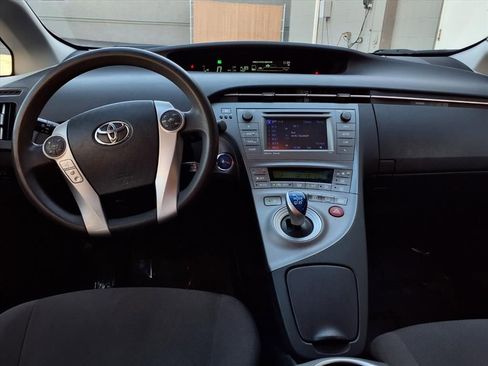 Used 2015 Toyota Prius Three w/ Preferred Accessory Package image 18