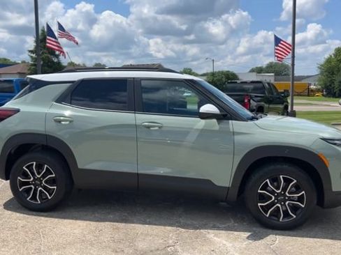 Used 2025 Chevrolet TrailBlazer ACTIV w/ Convenience Package FWD image 2