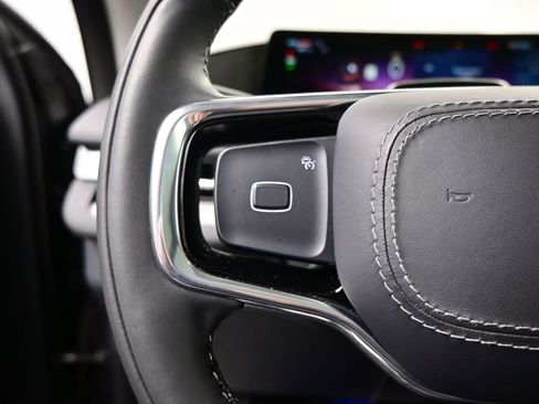 Used 2025 Lincoln Navigator Reserve image 16