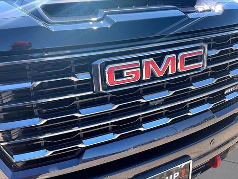 Used 2024 GMC Sierra 2500 AT4 w/ AT4 Premium Plus Package AWD/4WD image 30