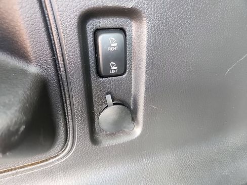 Used 2013 Ford Edge SEL FWD image 7