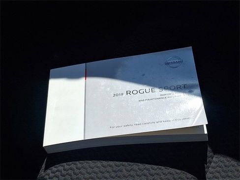 Used 2019 Nissan Rogue Sport S image 23