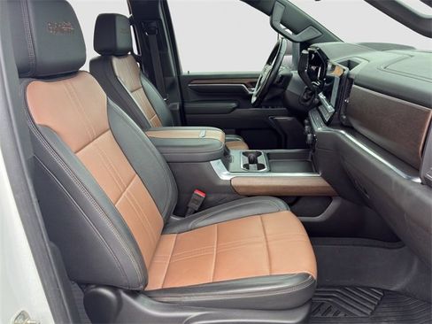 Used 2024 Chevrolet Silverado 3500 High Country w/ High Country Premium Package image 27