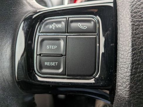 Used 2018 Dodge Grand Caravan SXT image 16