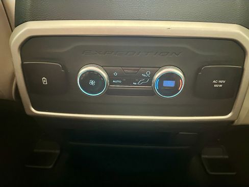 Used 2024 Ford Expedition XLT RWD image 26