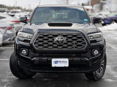 Used 2023 Toyota Tacoma TRD Sport w/ Technology Package image 2