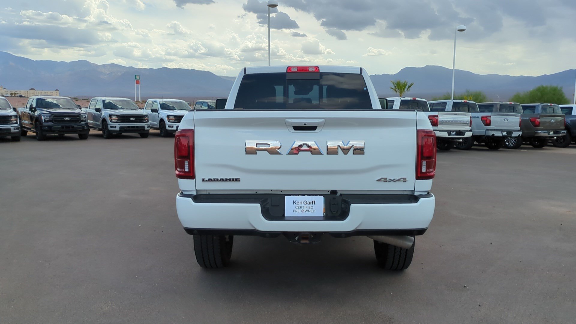 Used 2025 RAM 2500 Laramie AWD/4WD image 4