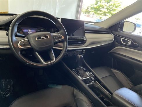 Used 2022 Jeep Compass Limited image 17