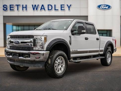 Used 2018 Ford F250 XLT w/ FX4 Off-Road Package AWD/4WD image 38