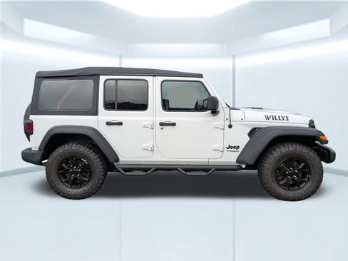 Used 2021 Jeep Wrangler Unlimited Willys image 7