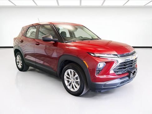 Used 2024 Chevrolet TrailBlazer LS w/ LS Confidence Package FWD image 3