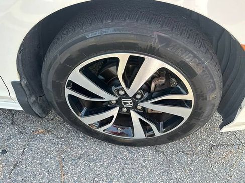 Used 2019 Honda Odyssey Elite image 4