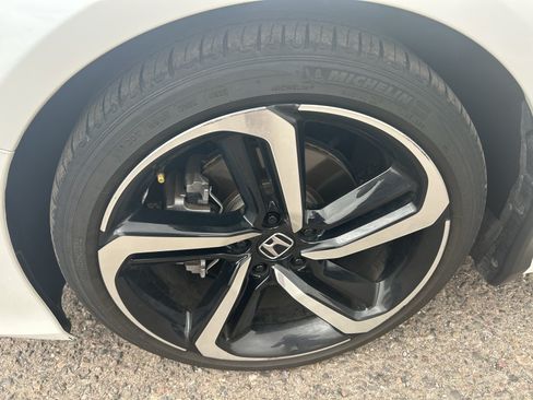 Used 2022 Honda Accord Sport image 11