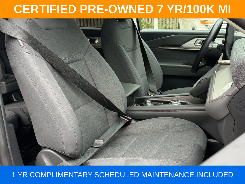 Used 2025 Ford Explorer Active AWD/4WD image 19