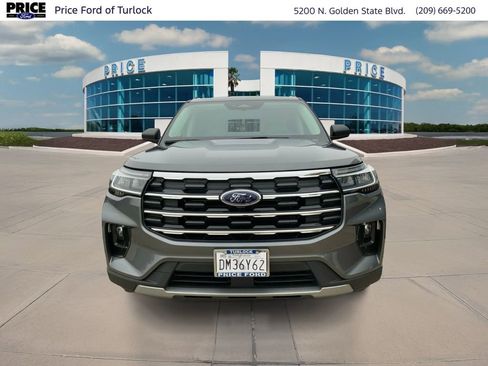 Used 2025 Ford Explorer Active w/ Active Comfort Package image 2