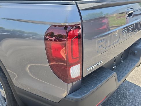 Certified 2024 Honda Ridgeline RTL image 34