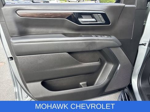 Used 2025 Chevrolet Tahoe LS AWD/4WD image 22