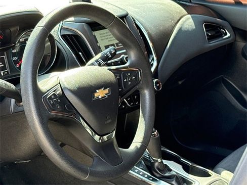 Used 2017 Chevrolet Cruze LT w/ Convenience Package image 16