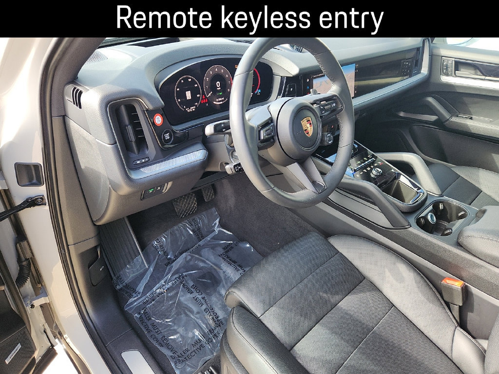 Certified 2025 Porsche Cayenne E-Hybrid AWD/4WD image 4