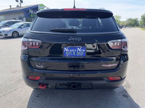 Used 2018 Jeep Compass Trailhawk w/ Leather Interior Group AWD/4WD image 4