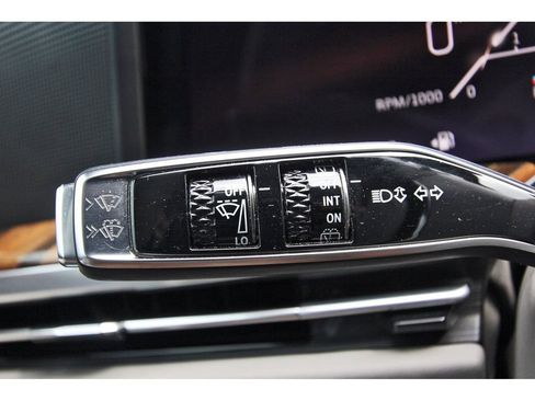 Certified 2025 Cadillac Escalade Sport Platinum w/ LPO, Floor Liner Package AWD/4WD image 18