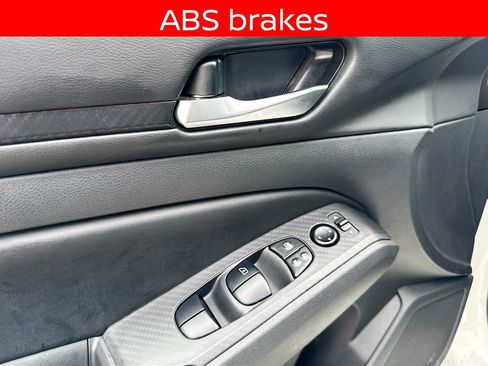 Used 2025 Nissan Altima 2.5 SV FWD image 14