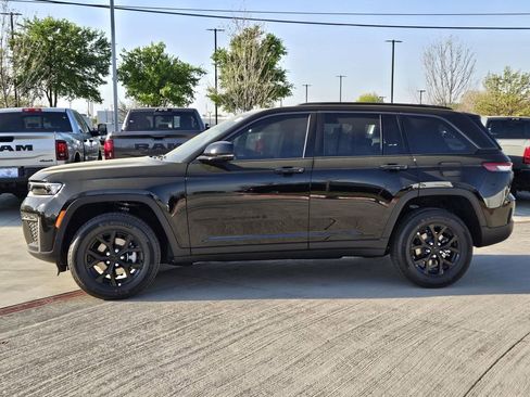 New 2026 Jeep Grand Cherokee Altitude RWD image 2