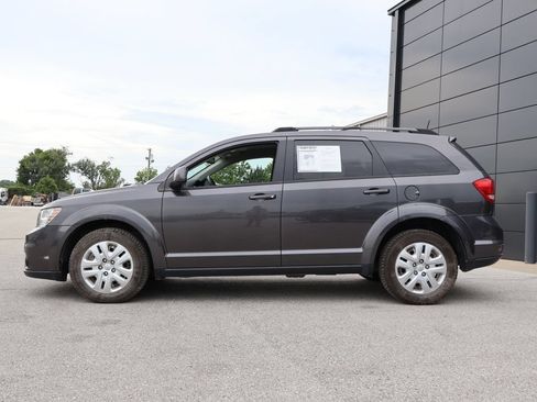 Used 2019 Dodge Journey SE w/ Premium Group FWD image 2