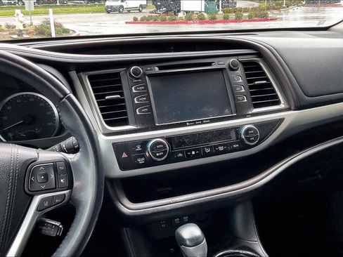 Used 2018 Toyota Highlander Plus image 9
