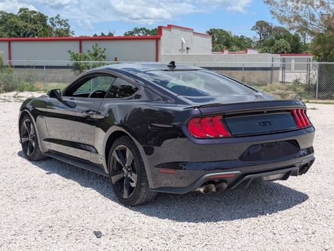 Used 2022 Ford Mustang GT Premium w/ Black Accent Package RWD image 7