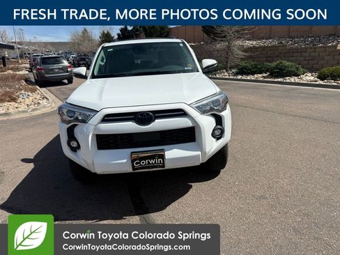 Used 2022 Toyota 4Runner SR5 Premium AWD/4WD image 2
