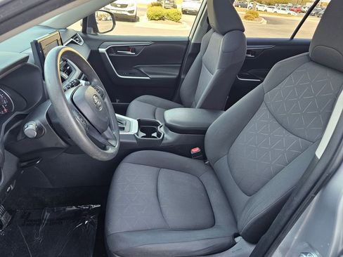 Used 2019 Toyota RAV4 XLE w/ Convenience Package image 17