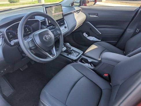 Used 2026 Toyota Corolla Cross XLE w/ Convenience Package FWD image 19
