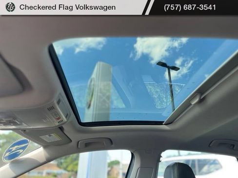 Used 2024 Volkswagen Jetta SE FWD image 19