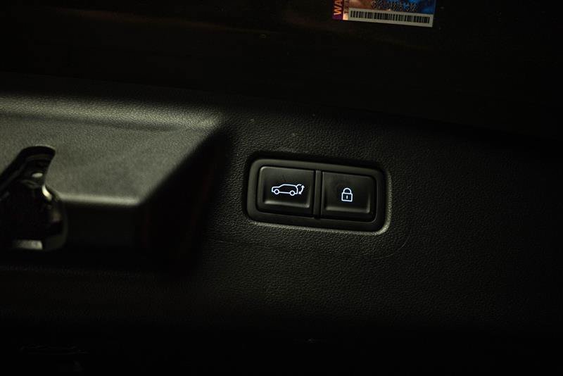 Used 2025 Hyundai Santa Fe SEL FWD image 8